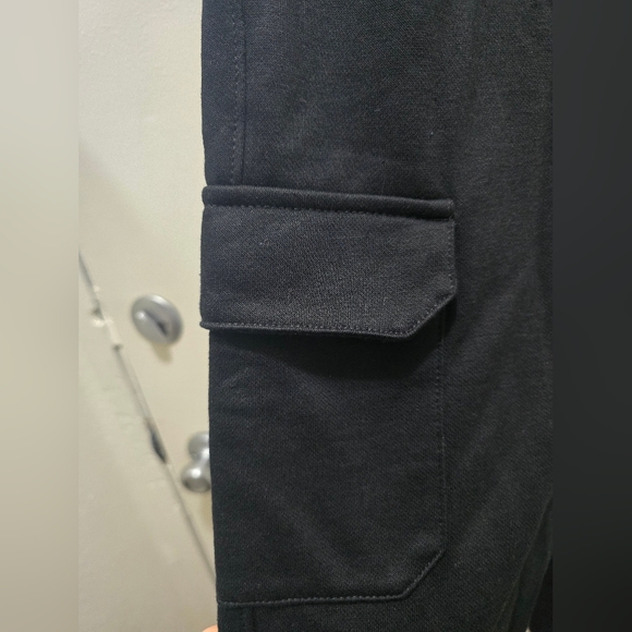 NWOT 2 Old Navy Men's Black Cargo Jogger Pants - Picture 3 of 10